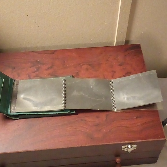 Green Genuine Cowhide Wallet - Picture 11 of 13